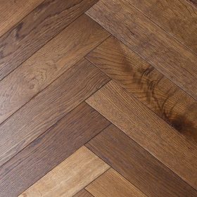 Dřevěné parkety Herringbone Egmont